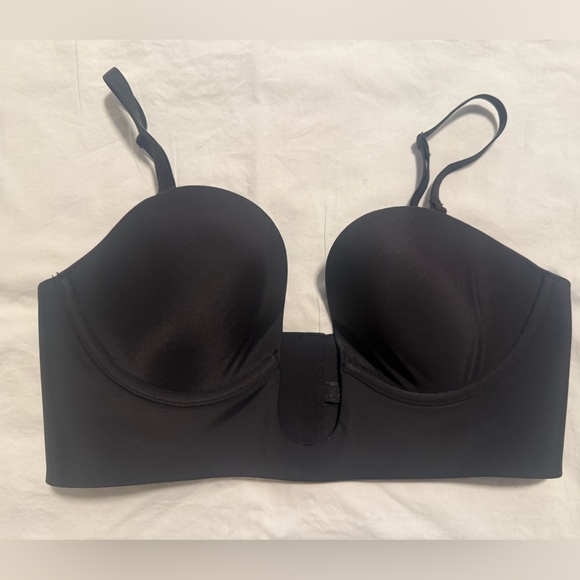SKIMS Deep Black Plunge Bra - Picture 4 of 5